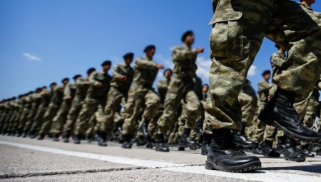 Savunma Bakanı Askerlerin Terhis Talebi İle İlgili Açıklama Yaptı