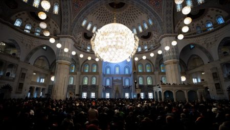 İslam dünyasında Ramazan Bayramı iki başka tarihte kutlanacak