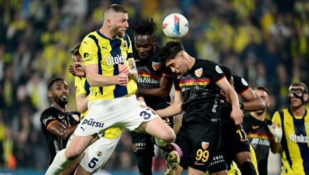 Fenerbahçe son dakikalarda kaybediyor