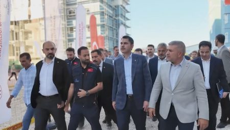 Murat Kurum, 1 Mayıs bildirisinde zelzele bölgesinde çalışan emekçilere yer verdi